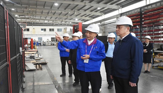 Il segretario del partito e direttore generale dell'Ufficio provinciale per le riserve alimentari e strategiche del Liaoning, Gu Zhaowen, visita Jiexun per la ricerca
